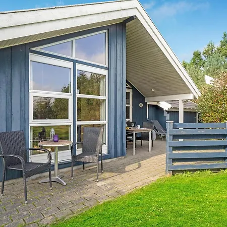 4 Bedroom Stunning In Holiday home *