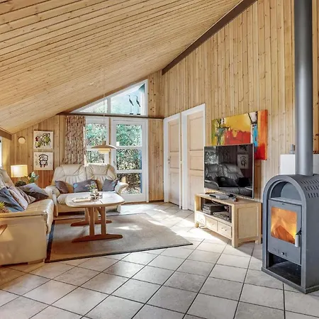 4 Bedroom Stunning In *