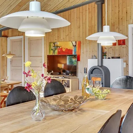 Holiday home 4 Bedroom Stunning In