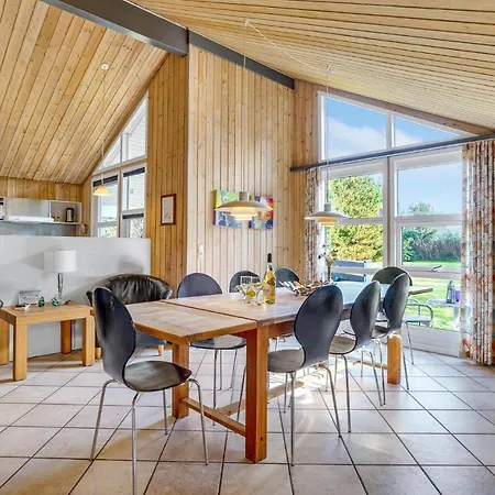 4 Bedroom Stunning In *